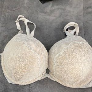 Victoria Secret Bombshell push up Bra 36C